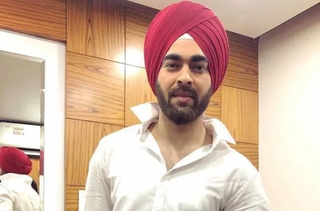 प्लीज मदद कीजिए भाई को आईसीयू बेड चाहिए'' ''फुकरे'' एक्टर ने मांगी मदद,फिर  इस वजह से कुछ घंटों में डिलीट किया ट्वीट - fukrey actor manjot singh asks  help for icu bed