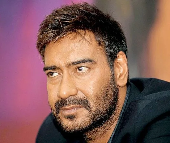 फिल्म में दिखेगा अजय देवगन का दमदार किरदार, रेड डालने की होगी तैयारी - ajay  devgn next film raid-mobile