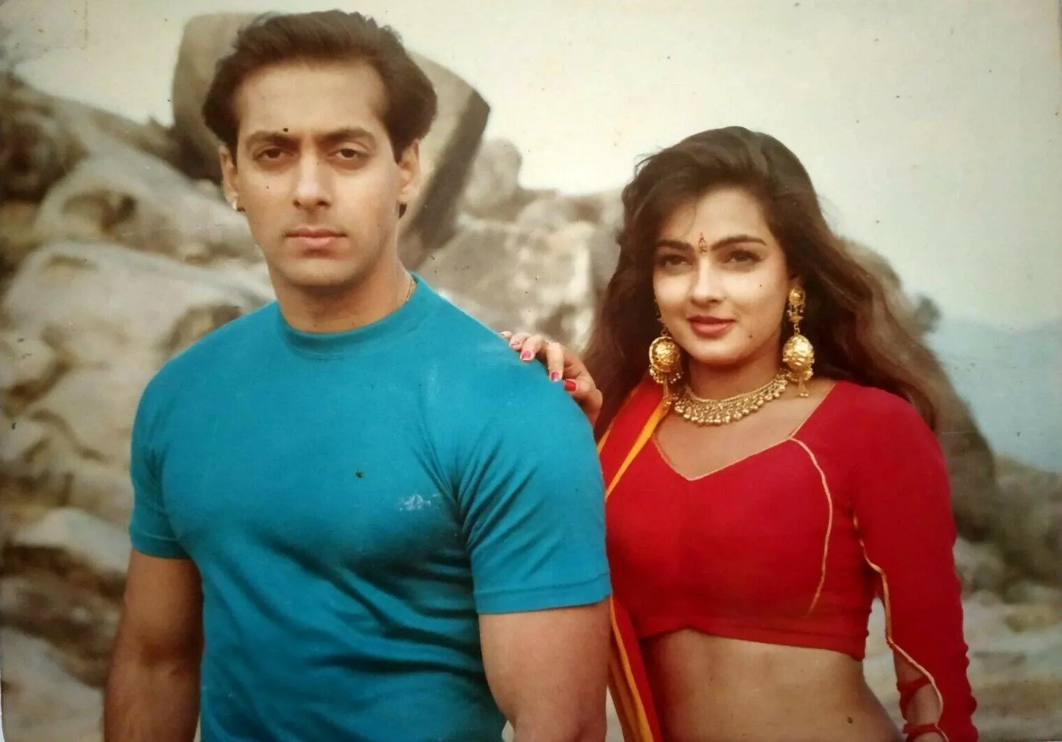 When Mamta Kulkarni scolded Salman Khan and Shahrukh Khan in Karan Arjun song Bhangra Paale | When this beauty scolded Salman and Shahrukh in the middle of the shoot, she said – '