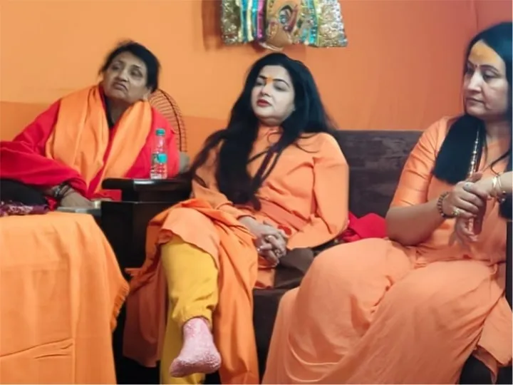 बता दें कि ममता कुलकर्णी ने बॉलीवुड की कई सुपरहिट फिल्मों में काम किया. जिसमें वो शाहरुख खान और सलमान खान जैसे स्टार्स के साथ नजर आई थी.