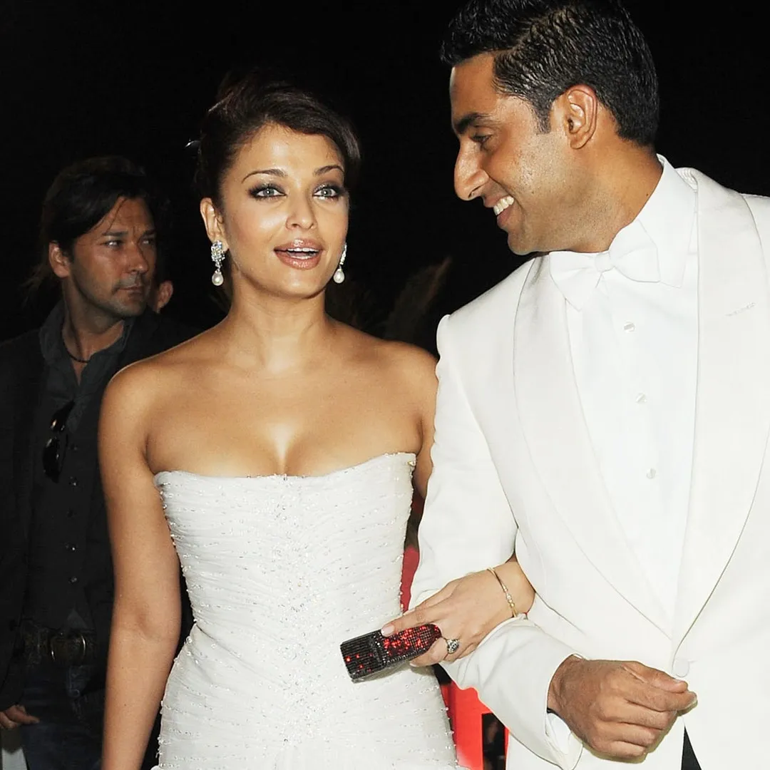 Aishwarya Rai Bachchan and Abhishek Bachchan's Love Story in Pictures |  VOGUE India | Vogue India