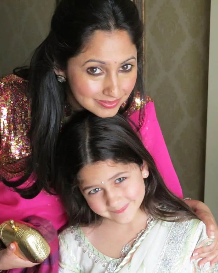 Who Is Naomika Saran? The Light-Eyed Granddaughter Of Dimple Kapadia Who Is  Breaking The Internet - PICS | News | Zee News