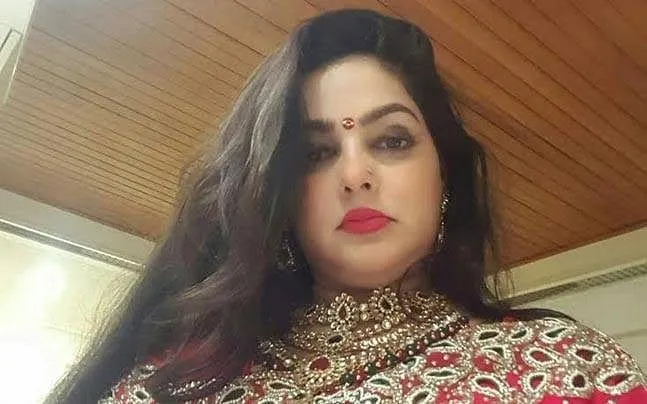 मां के कहने पर एक्ट्रेस बनी थीं ममता कुलकर्णी, फिर छोड़ी इंडस्ट्री, कहां  हैं गायब? - 51 year old mamta kulkarni kaha hai marriage kids husband vicky  goswami drugs controversy quit acting