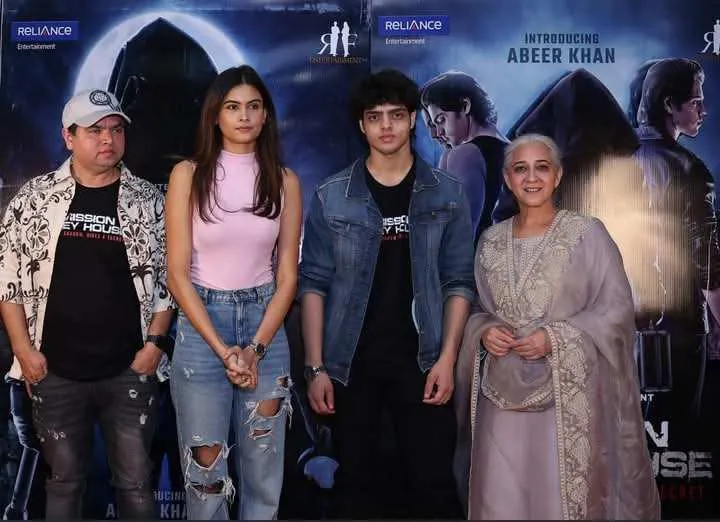 अभिनेत्री पूजा शर्मा के पिता ने उनकी पहली फिल्म मिशन ग्रे हाउस का ट्रेलर  देखने के बाद कह दी इतनी बड़ी बात की...