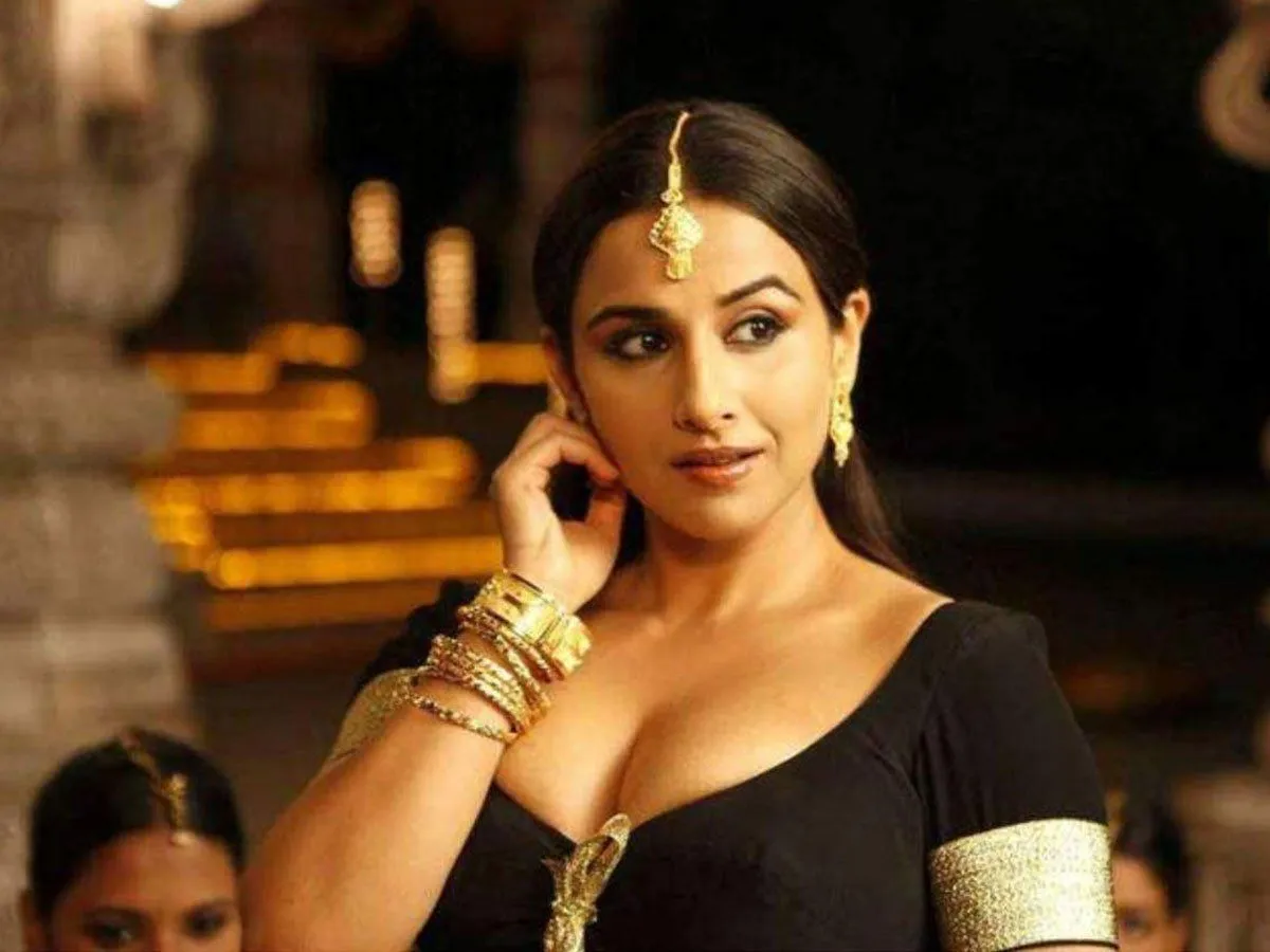 Vidya Balan The Dirty Picture Film The Dirty Picture पिता से पूछकर विद्या  बालन ने साइन की थी द डर्टी पिक्चर, बोल्ड सीन्स पर ऐसा था रिएक्शन Nine Years  When Vidya Balan