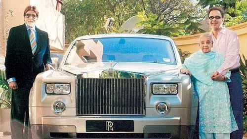 Amitabh Bachchan Sells His Rolls Royce Phantom Worth Rs 3.5 Crores, a Gift  From Vidhu Vinod Chopra