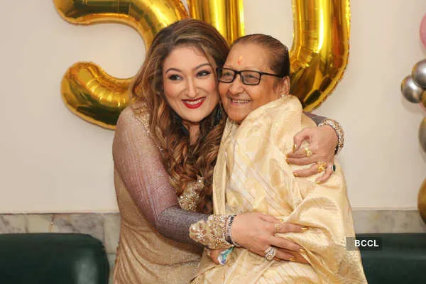Govinda hosts wife Sunita Ahuja's 50th birthday bash; Shakti Kapoor, Udit  Narayan join the celebration: watch video | Hindi Movie News - Times of  India