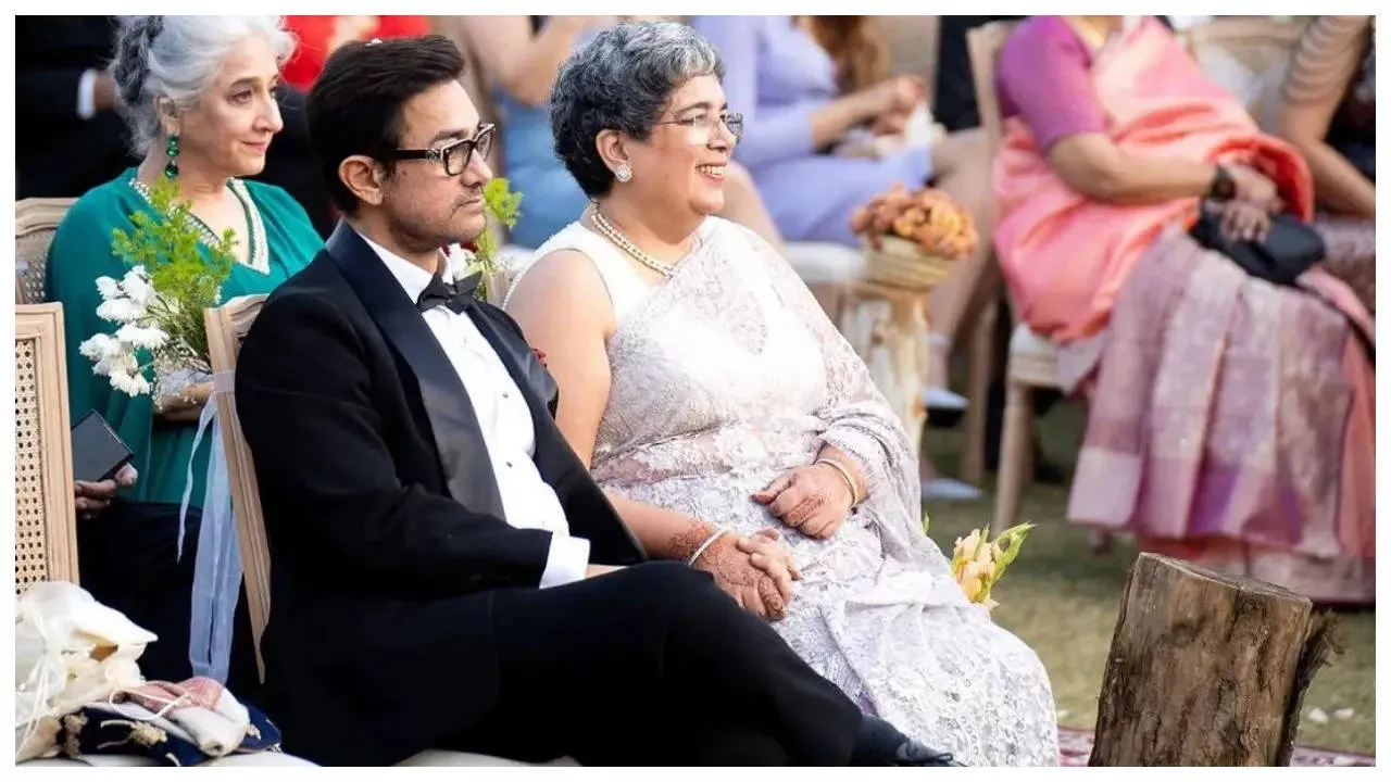 Aamir Khan and Reena Dutta held hands as Ira Khan and Nupur Shikhare  exchanged vows during their white wedding in Udaipur | Hindi Movie News -  Times of India