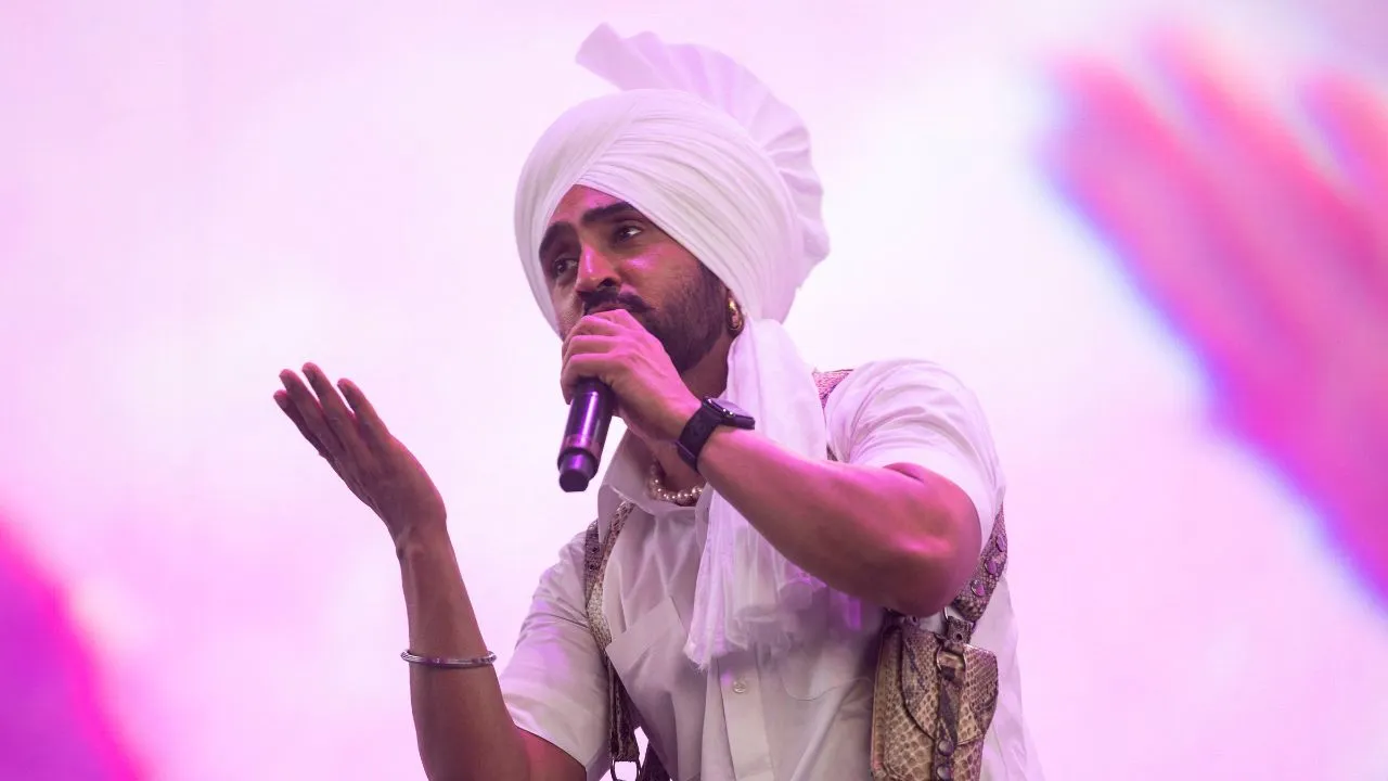 Diljit Dosanjh sets new milestone as first Indian artist on 'Billboard  Canada' cover - CNBC TV18