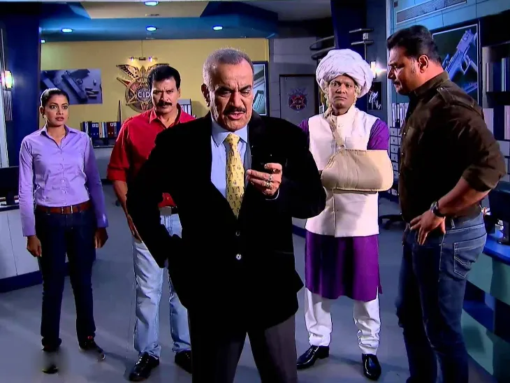 Tv Show CID Goes off air last episoad will telecast on 27th october | 21  साल बाद बंद हो रहा है CID, शो के इंस्पेक्टर दया ने कहा- शॉकिंग खबर है |  Dainik Bhaskar