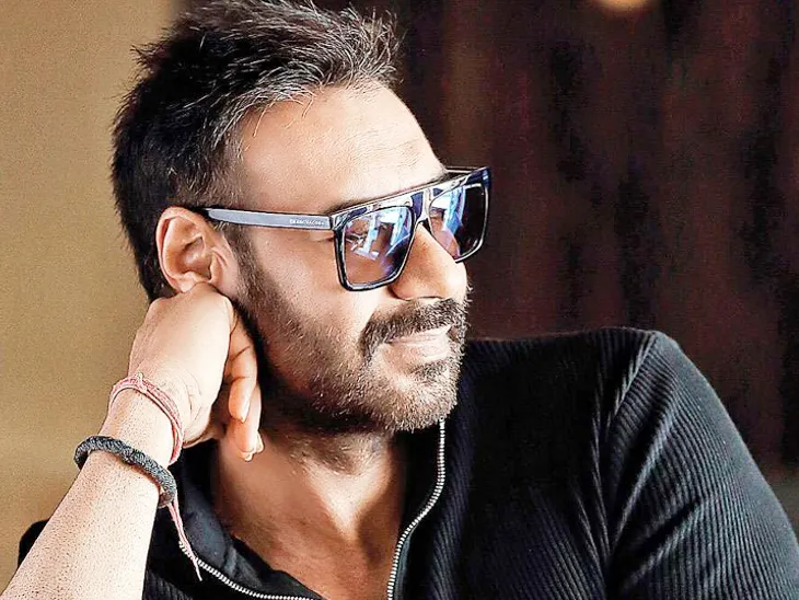 Ajay Devgan took entry 30 years ago by standing on two bikes | फूल और कांटे  ने पूरे किए 30 साल: अजय देवगन ने तीन दशक पहले दो बाइकों पर खड़े होकर