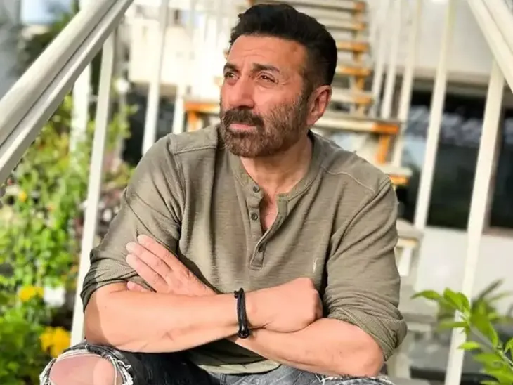 Gadar 2 and Apne 2 star Sunny Deol in US for medical treatment, check out  what happened to actor | 'गदर-2' स्टार हुए चोटिल: सनी देओल को शूटिंग के  दौरान हुई थी