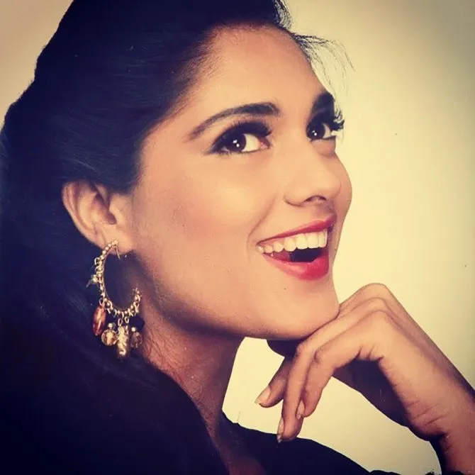 Aashiqui Actress Anu Aggarwal Accident Struggle Story | Lost Her Memory |  'आशिकी गर्ल' अनु अग्रवाल की कहानी: इन्हें साइन करने के लिए नोटों से भरा बैग  लेकर जाते थे प्रोड्यूसर ...