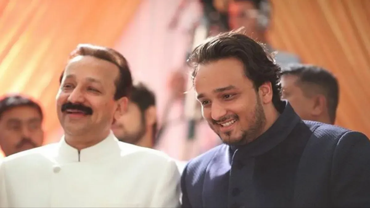 बाबा सिद्दीकी की हत्‍या के बाद बेटे जीशान ने लिखी इमोशनल पोस्‍ट, लोगों से  की ये भावुक अपील | Baba Siddiqui, son Zeeshan wrote an emotional post, made  this emotional appeal to