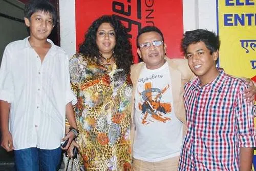 Annu Kapoor family photos | Celebrity family wiki