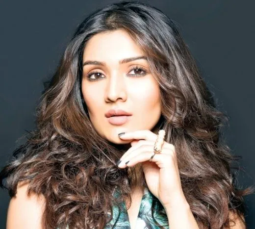 Tina Ahuja Height, Weight, Age, Boyfriend, Biography » StarsUnfolded