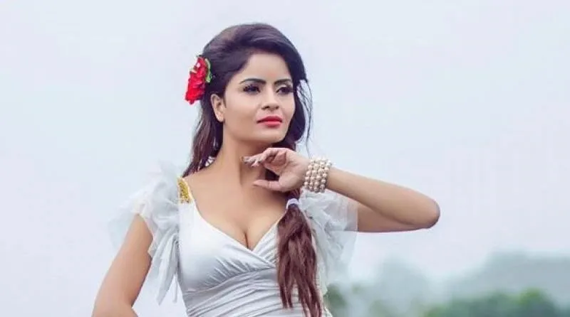 Gehna Vashishth | "गंदी बात" फेम अभिनेत्री गहना वशिष्ठ का छत्तीसगढ़ से  नाता, वेबसाइट पर PORN वीडियो अपलोड करने का लगा है आरोप, टीम का बयान आया  सामने - The ...