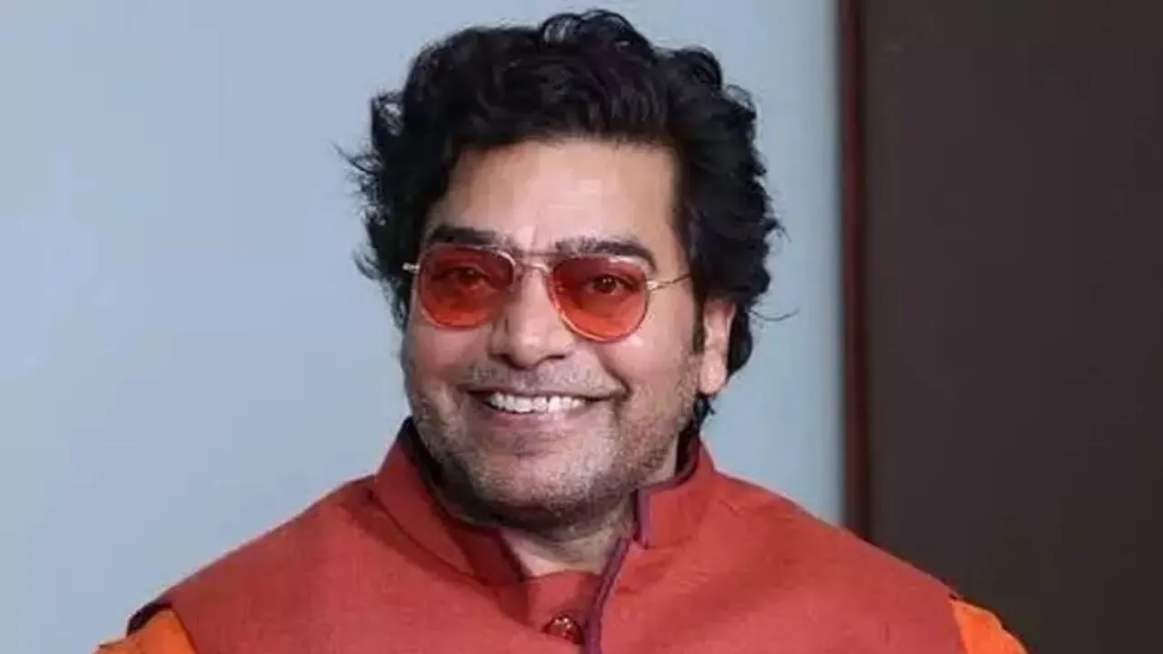 Ashutosh Rana Birthday: आशुतोष राणा ने कविता सुनाकर रेणुका शहाणे को किया था  प्रपोज, जानें उनकी लव स्टोरी | Actor Ashutosh Rana birthday how he propose  actress renuka sahana and know about