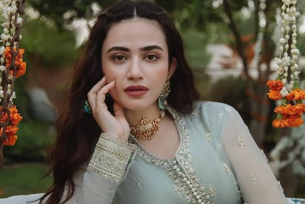 Sana Javed caught between a different type of #metoo campaign - Othernews.pk
