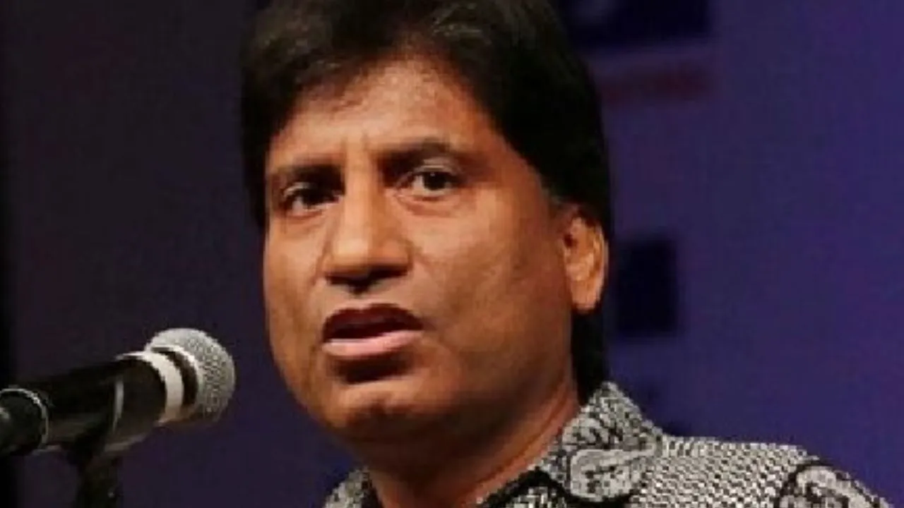 Comedian Raju Srivastava gains consciousness after 15 days -  TheDailyGuardian