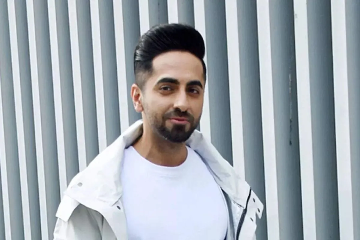 Ayushmann Khurrana Birthday: गुजारे के लिए पश्चिम एक्सप्रेस ट्रेन में गा  चुके हैं आयुष्मान, आज हैं जानेमाने स्टार | Ayushmann Khurrana Birthday  Ayushmann Khurrana life And Film Career ...