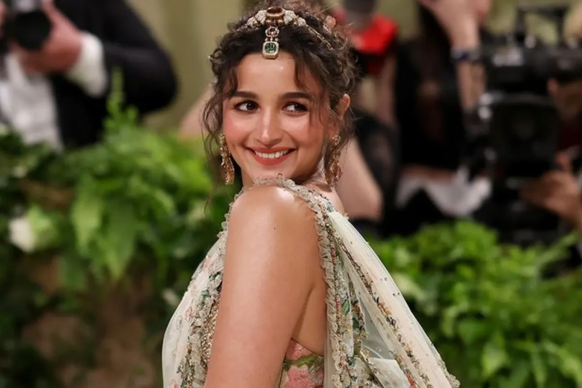 Met Gala 2024: आलिया भट्ट ने गिराई हुस्न की बिजलियां