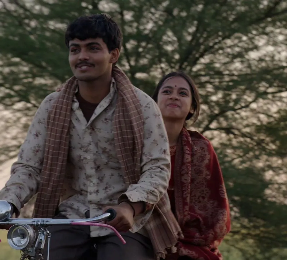 लापता लेडीज' फेम प्रतिभा रांटा संग आमिर खान के गाने पर मस्ती करते दिखे  स्पर्श श्रीवास्तव, फैन्स ने कहा-फूल को ढूंढो भाई – TV9 Bharatvarsh