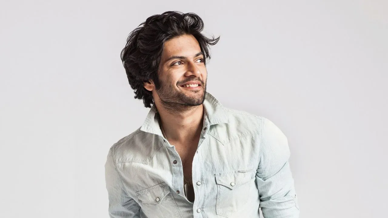 अली फजल अभिनय के अलावा इस चीज के है शौकीन, शूटिंग के बाद करते हैं ये काम-  Navbharat Live (नवभारत) - Hindi News | ali fazal is fond of this thing he