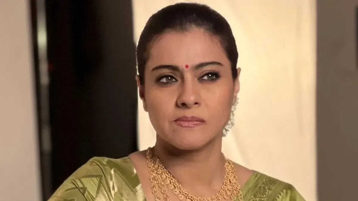 Kajol Plane Crashed Rumor : Kajol reveals weirdest rumour about her : Kajol  says Someone called my mom and said my plane crashed