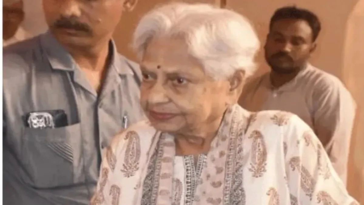 जया बच्चन की मां का निधन, 94 साल में तोड़ा दम, सदमे में बच्चन परिवार - Jaya  bachchan mother Passed Away Amitabh Bachchan mother indira bhaduri dies in  94