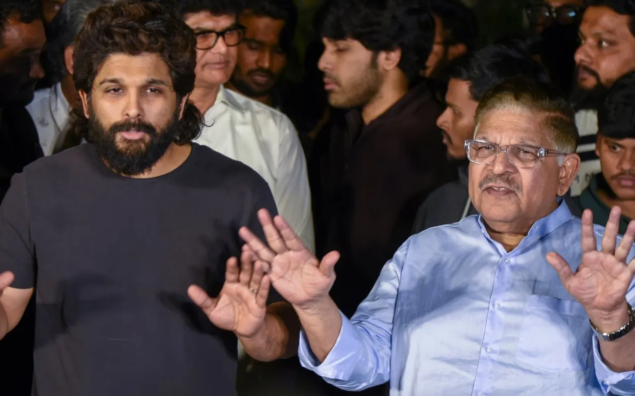 Allu Arjun के पिता ने घर पर हुई पत्थरबाजी को लेकर किया रिएक्ट, कहा- संयम  बरतने का समय है