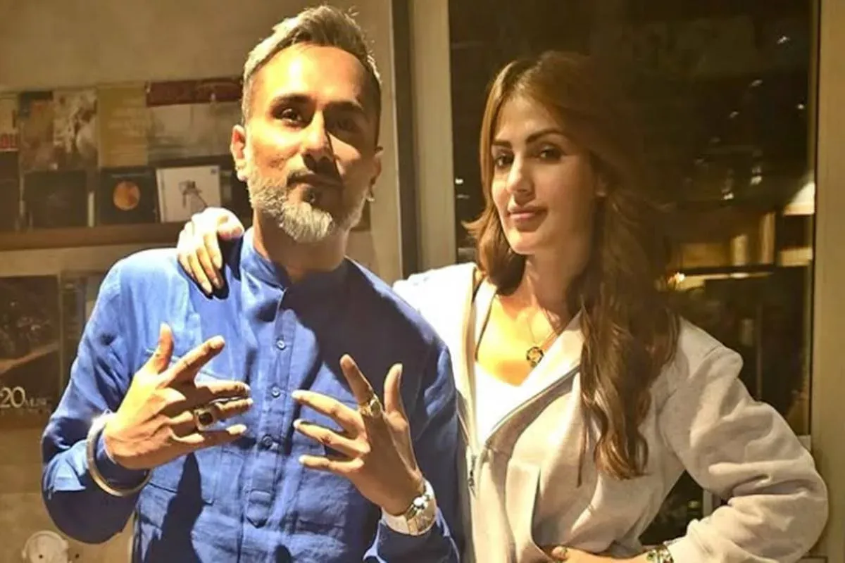 Yo Yo Honey Singh meets 'strong woman' Rhea Chakraborty - The Statesman