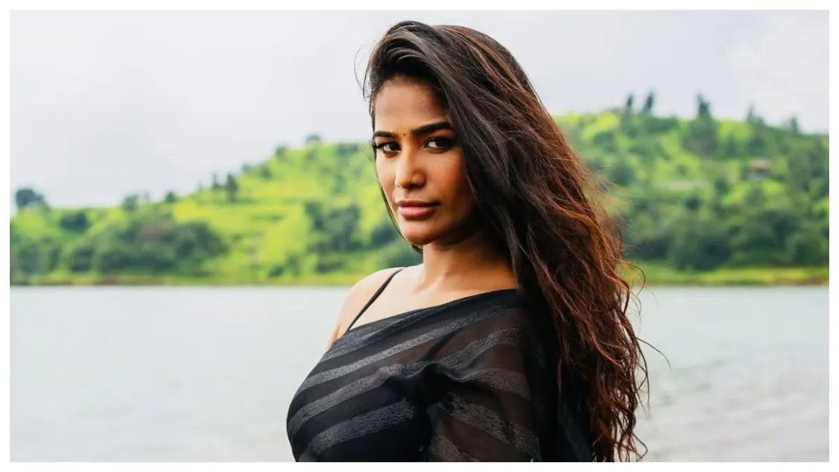 After Mamta Kulkarni, Poonam Pandey reached Maha Kumbh, made this promise! - Maha Kumbh 2025 after Mamta Kulkarni Poonam Pandey in Maha Kumbh