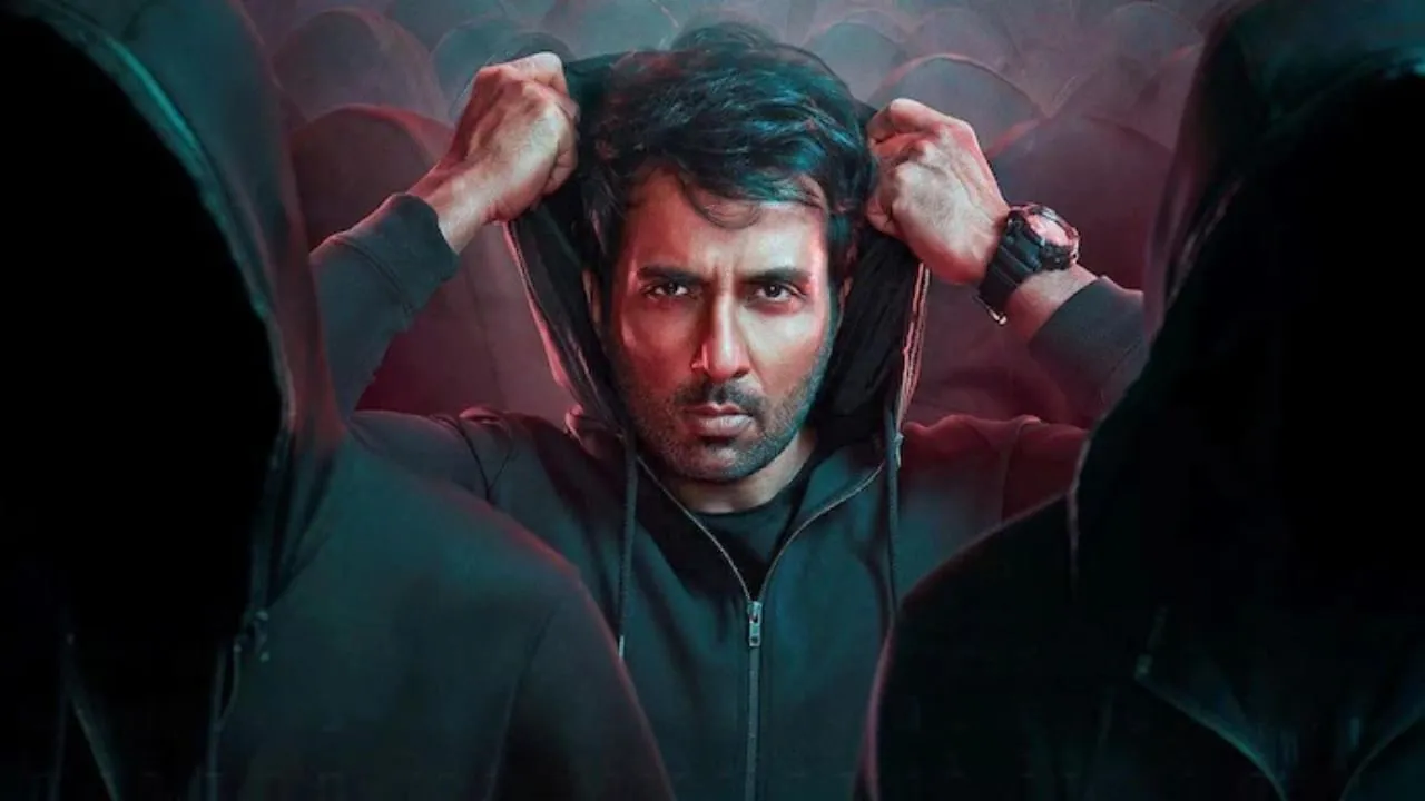 Fateh Review : एक्शन से भरपूर है सोनू सूद की फतेह, पढ़ें पूरा रिव्यू | Fateh  Review Sonu Sood And jacqueline fernandez's Film is full of action