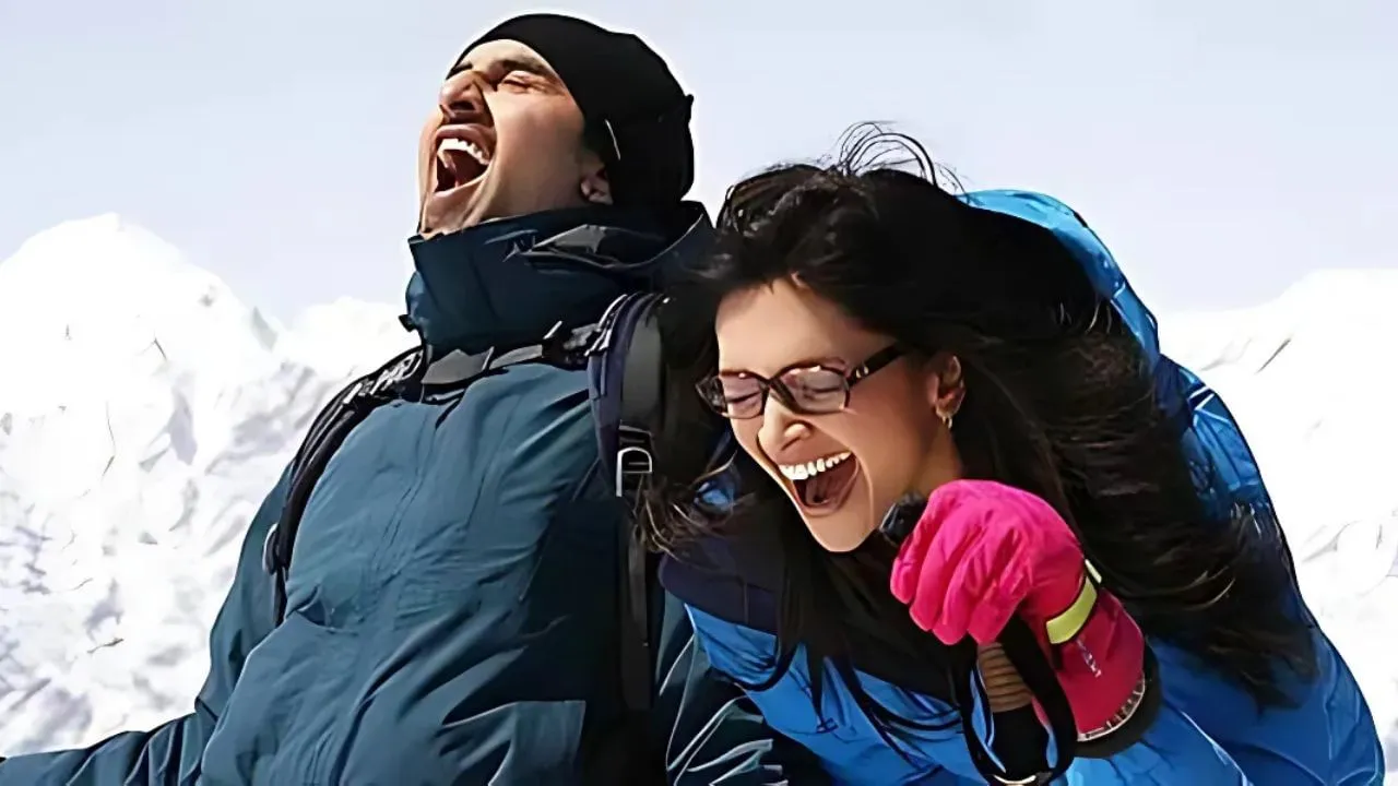 YJHD Re Release Collection: 11 साल बाद फिर चला रणबीर-दीपिका का जादू, 'ये  जवानी है दीवानी' ने पहले दिन जड़ा छक्का | Yeh Jawaani Hai Deewani Re  Release Collection Day 1 Ranbir