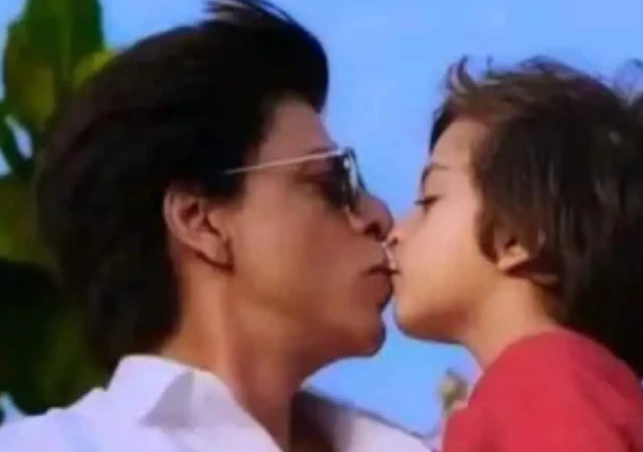 Shah Rukh Khan AbRam Khan Kiss