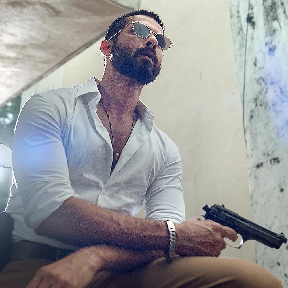 When Shahid Kapoor lashed out at a journalist for asking Kiara Advani about  their kissing scenes in Kabir Singh, "Teri kya bahut time se koi  girlfriend…"