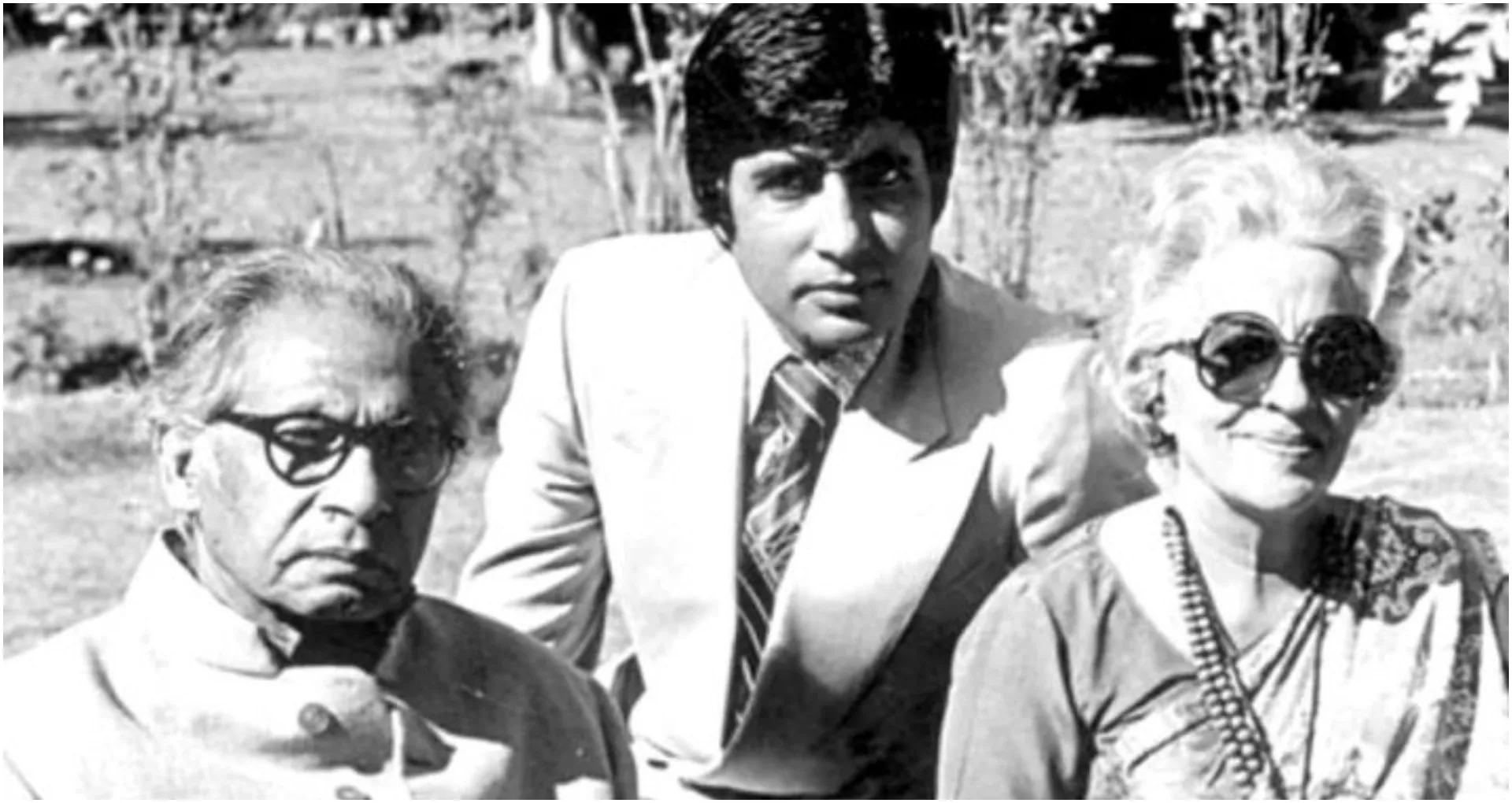 amitabh bachchan is very close to his father harivansh rai bachan know  things about him - News