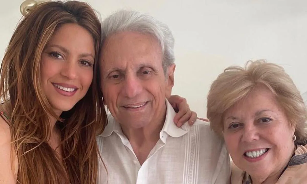 Shakira confirms that her father is hospitalized again