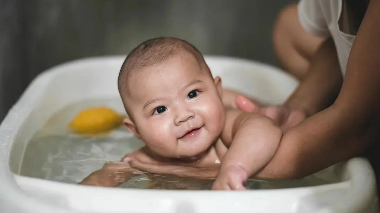 Baby Bath Temperature: What's the Ideal? Plus, More Bathing Tips