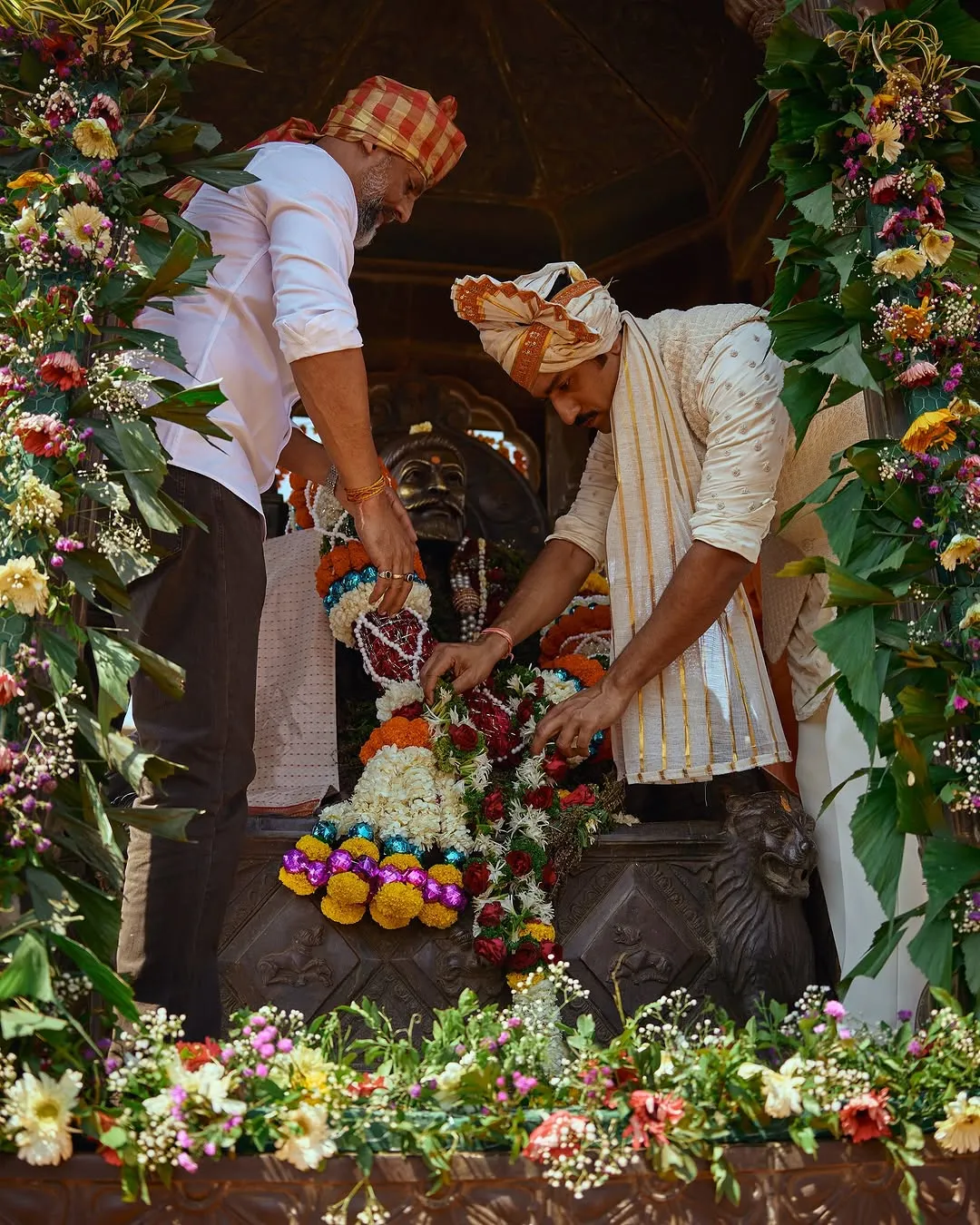 Vicky Kaushal visits Raigad on Chhatrapati Shivaji Maharaj Jayanti