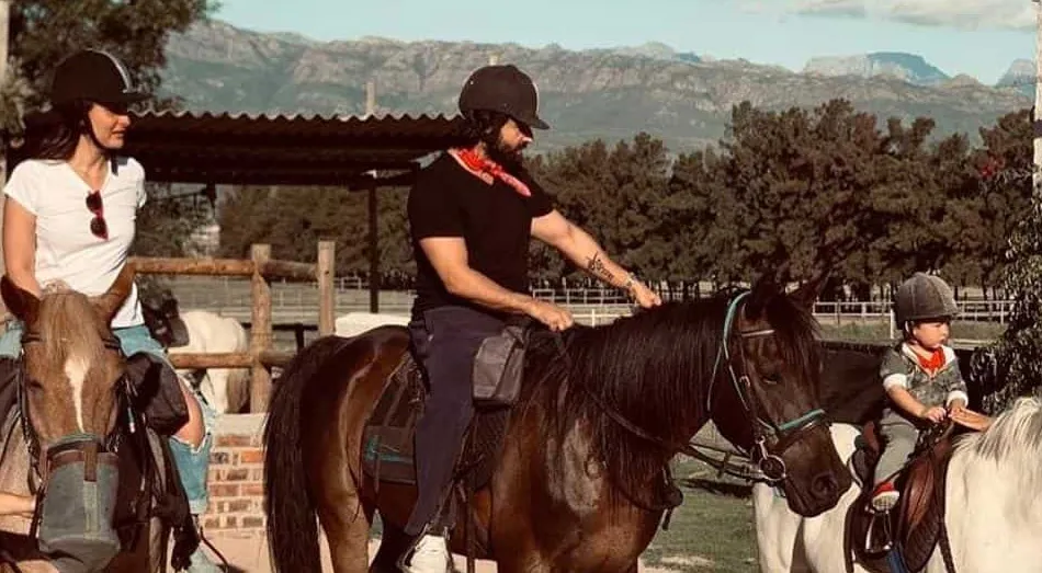 Kareena Kapoor, Saif Ali Khan And Taimur Ali Khan Horse Riding