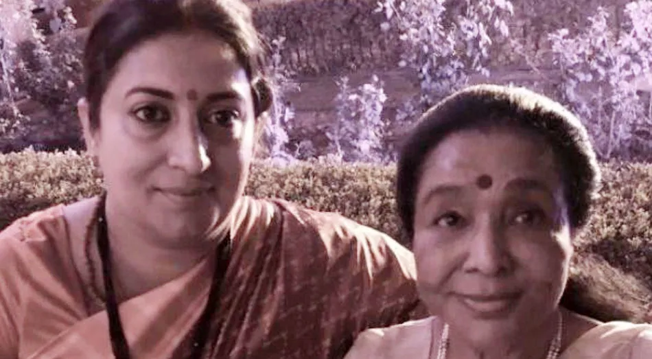 Asha Bhosle, Smriti Irani