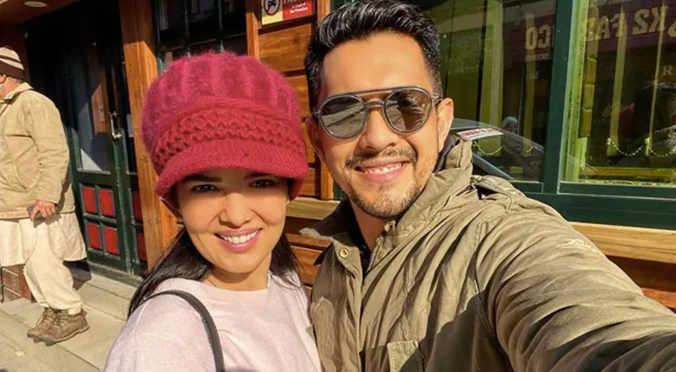Aditya Narayan Takes Wife Shweta Agarwal To Kashmir