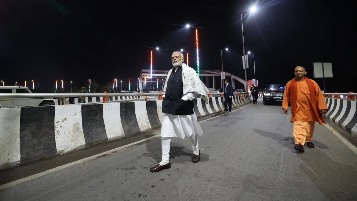 Narendra Modi and Yogi Adityanath inspect the Shivpur- Phulwaria- Lahartara marg at around 11pm in Varanasi on Thursday
