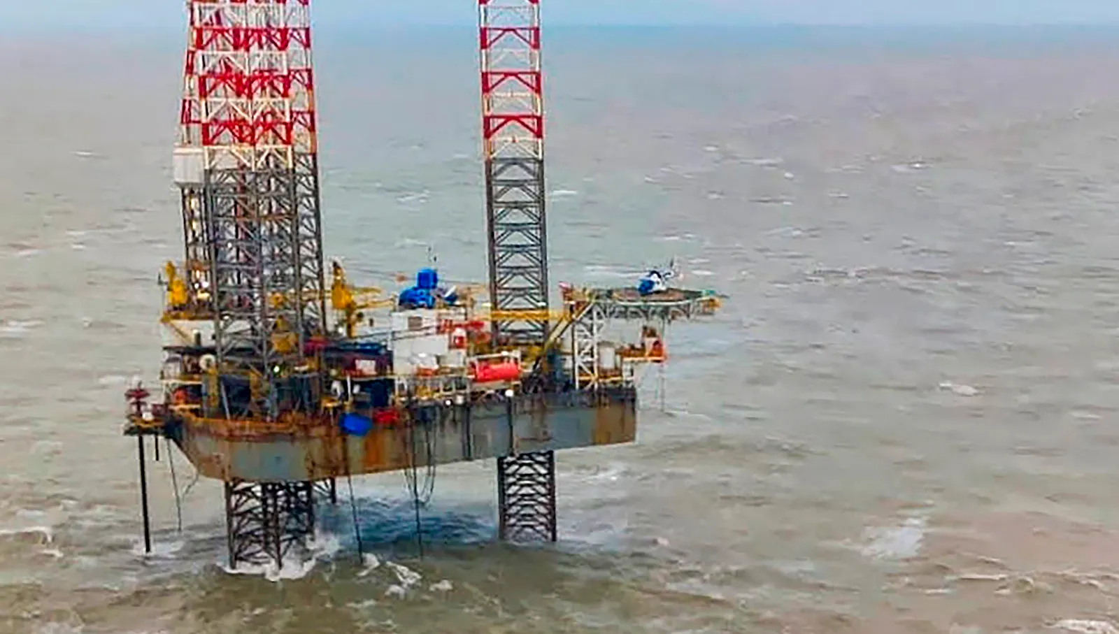  Jakhau port, one of the busiest docks in Gujarat, is serenely inactive except for the rough sea, gushing wind and heavy rains as it awaits the landfall of cyclone 'Biparjoy'.