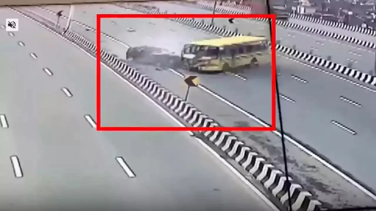 Delhi-Meerut expressway Bus Accident