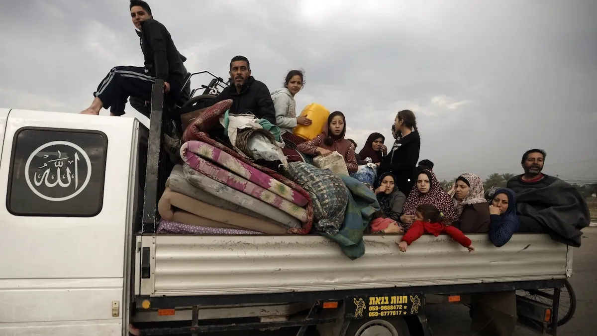 palestinians seek refuge