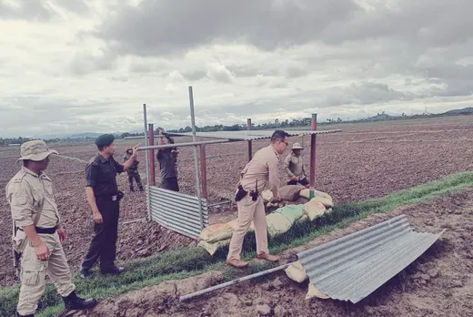 Manipur police destroys bunkers
