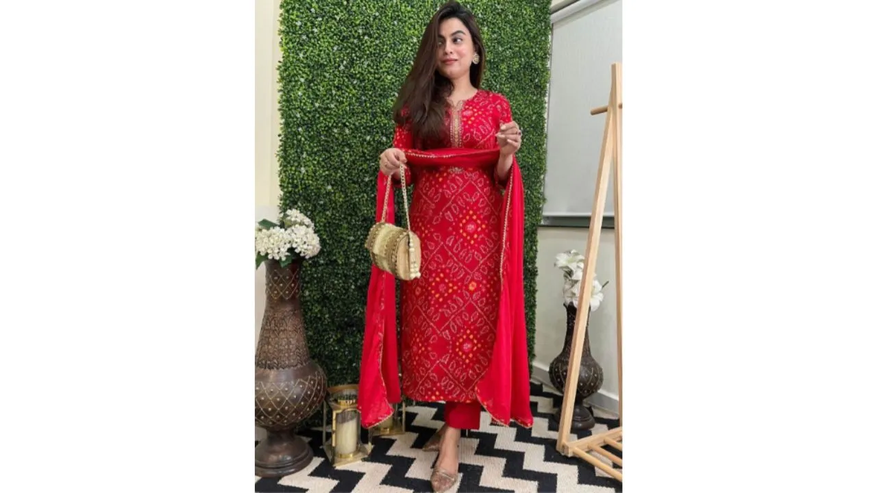 GoSriKi Bandhani Printed Kurta With Trousers